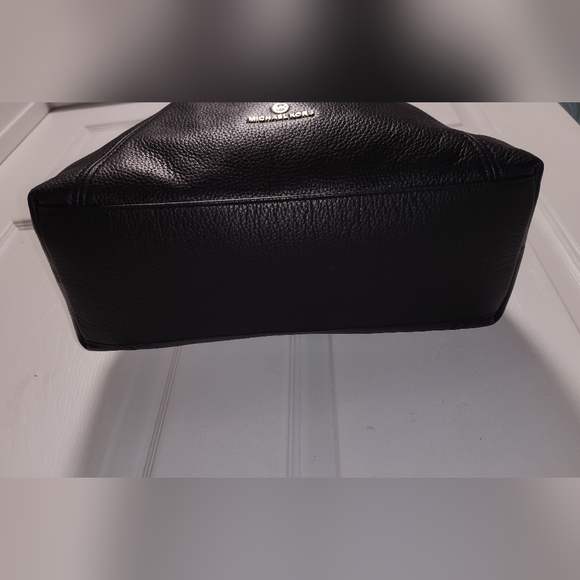 Michael Kors Shoulder Bag - Picture 3 of 13